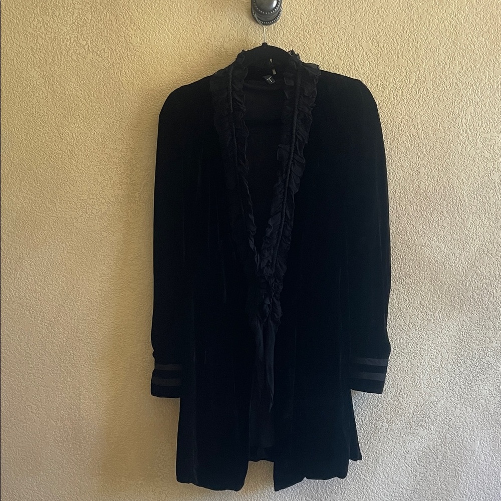 T Tahari Elegant Black Velvet Women's Jacket